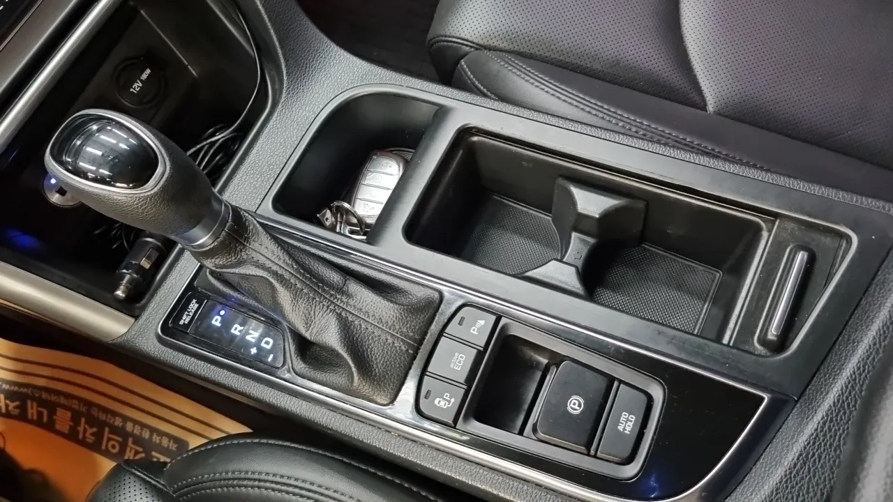 HYUNDAI SONATA 2017 — 167 564 км, серебристо-серый, Корея — под ключ — фото 9