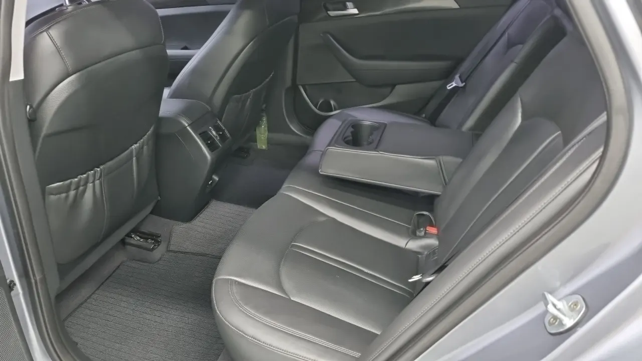 HYUNDAI SONATA 2017 — 167 564 км, серебристо-серый, Корея — под ключ — фото 10