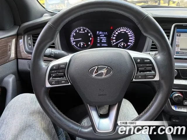 HYUNDAI SONATA 2019 — 247 418 км, чёрный, Корея — под ключ — фото 7