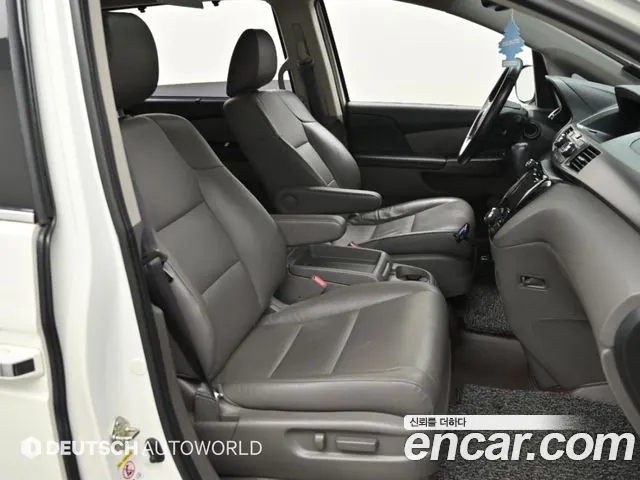 HONDA ODYSSEY 2015 — 73 386 км, белый, Корея — под ключ — фото 10