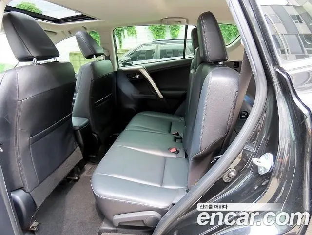 TOYOTA RAV4 2015 — 109 573 км, чёрный, Корея — под ключ — фото 6