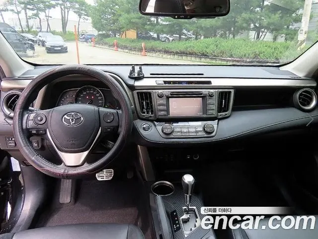 TOYOTA RAV4 2015 — 109 573 км, чёрный, Корея — под ключ — фото 7
