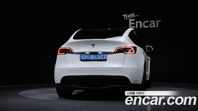 TESLA MODEL Y 2023 — 68 476 км, белый, Корея — под ключ — фото 4