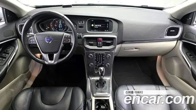 VOLVO V40 2016 — 108 488 км, серебристо-серый, Корея — под ключ — фото 7