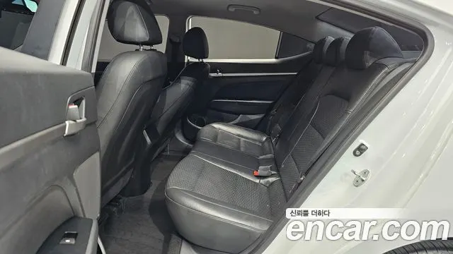 HYUNDAI AVANTE 2019 — 155 225 км, белый, Корея — под ключ — фото 11