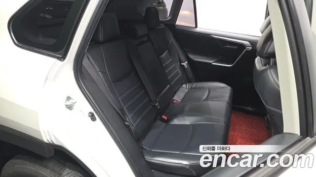 TOYOTA RAV4 2019 — 84 423 км, белый, Корея — под ключ — фото 11