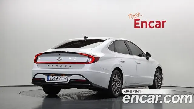 HYUNDAI SONATA HYBRID 2021