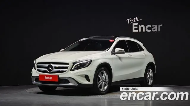 MERCEDES-BENZ GLA-CLASS X156 2015