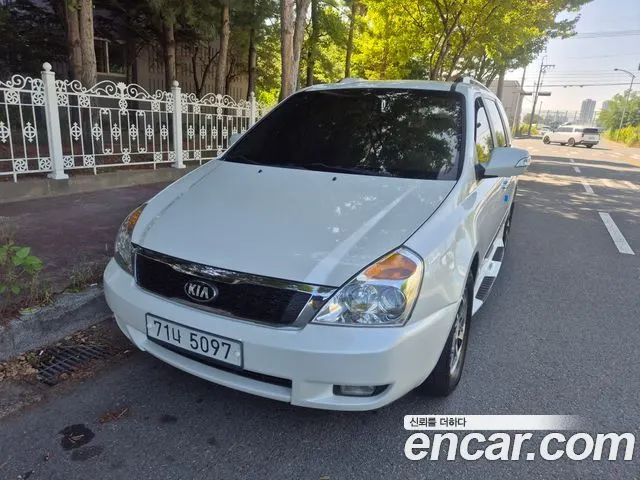 KIA CARNIVAL R 2013