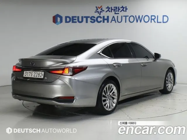 LEXUS ES300H 2021 — 65 386 км, серебристо-серый, Корея — под ключ — фото 2
