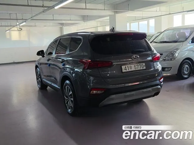 HYUNDAI SANTA FE 2019 — 209 000 км, серый, Корея — под ключ — фото 4