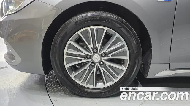 HYUNDAI GRANDEUR HYBRID 2018 — 119 037 км, серебристо-серый, Корея — под ключ — фото 5