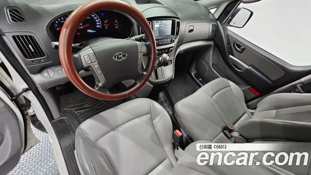 HYUNDAI GRAND STAREX 2018 — 205 201 км, белый, Корея — под ключ — фото 7