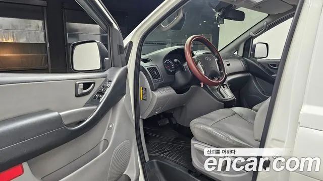 HYUNDAI GRAND STAREX 2018 — 205 201 км, белый, Корея — под ключ — фото 10