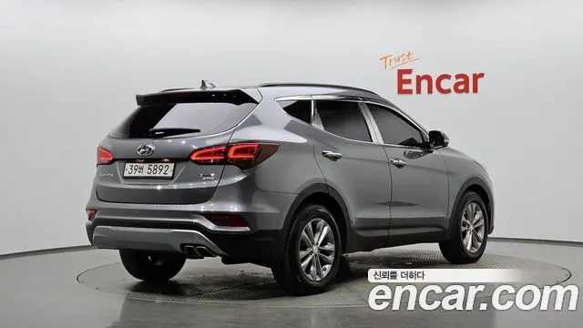 HYUNDAI SANTA FE 2017 — 114 485 км, серебристо-серый, Корея — под ключ — фото 2