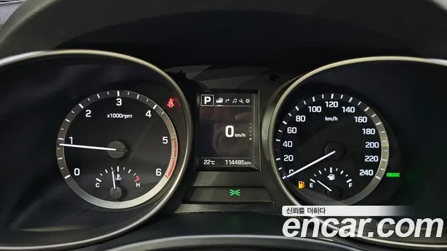 HYUNDAI SANTA FE 2017 — 114 485 км, серебристо-серый, Корея — под ключ — фото 8