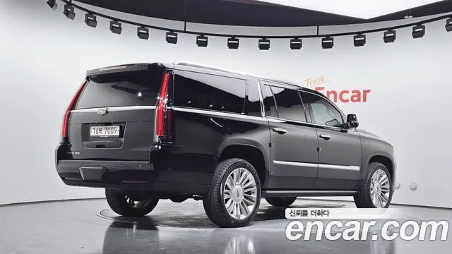 CADILLAC ESCALADE — из Кореи под ключ