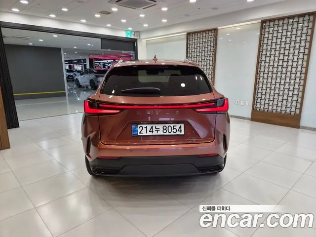 LEXUS NX450H+ 2025 — 5 200 км, оранжевый, Корея — под ключ — фото 4