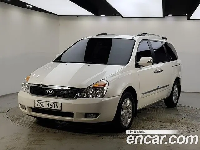 KIA CARNIVAL R 2013 — 139 945 км, белый, Корея — под ключ — фото 1