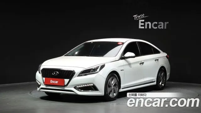 HYUNDAI SONATA HYBRID 2017 — 205 196 км, белый, Корея — под ключ — фото 1