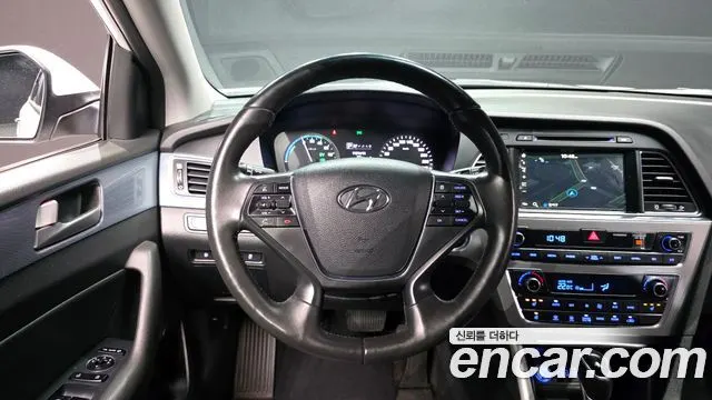 HYUNDAI SONATA HYBRID 2017 — 205 196 км, белый, Корея — под ключ — фото 12