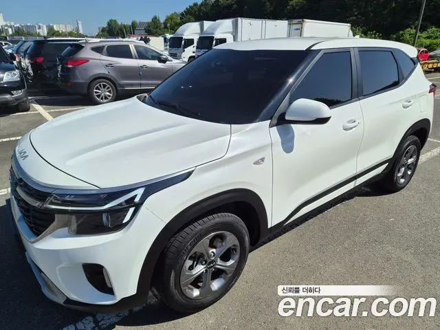 KIA SELTOS 2024 — 90 497 км, белый-перламутр, Корея — под ключ — фото 1