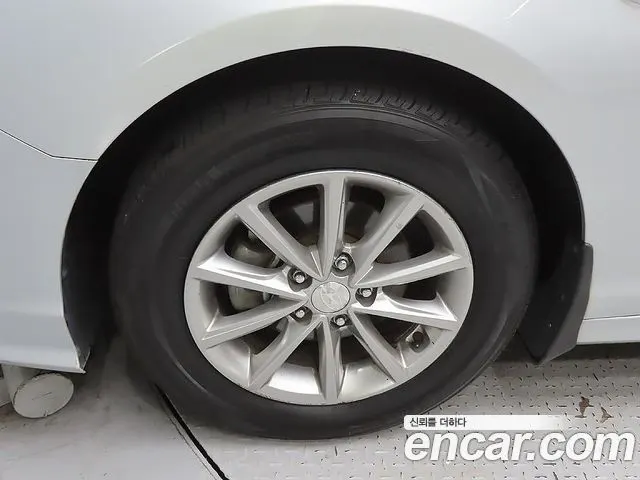 HYUNDAI SONATA 2018 — 333 450 км, серебристо-серый, Корея — под ключ — фото 5