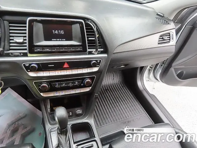 HYUNDAI SONATA 2018 — 333 450 км, серебристо-серый, Корея — под ключ — фото 9