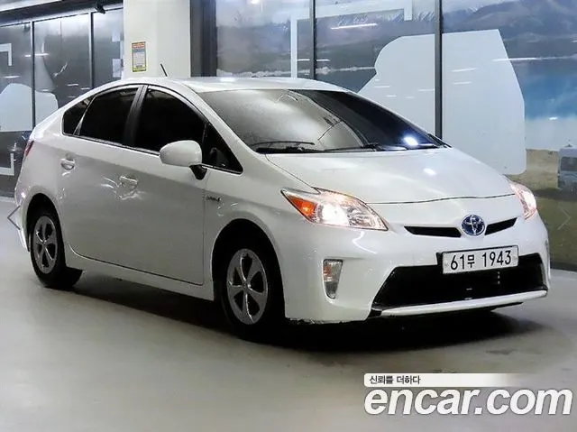TOYOTA PRIUS 2014 — 130 521 км, белый, Корея — под ключ — фото 2