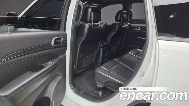 JEEP GRAND CHEROKEE 2019 — 94 470 км, белый, Корея — под ключ — фото 12