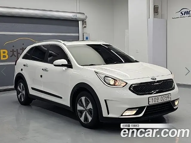 KIA NIRO 2017 — 176 270 км, белый, Корея — под ключ — фото 4