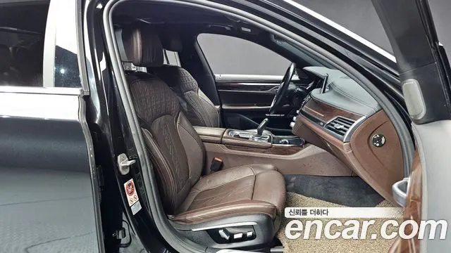 BMW 7 SERIES 2016 — 179 386 км, чёрный, Корея — под ключ — фото 11