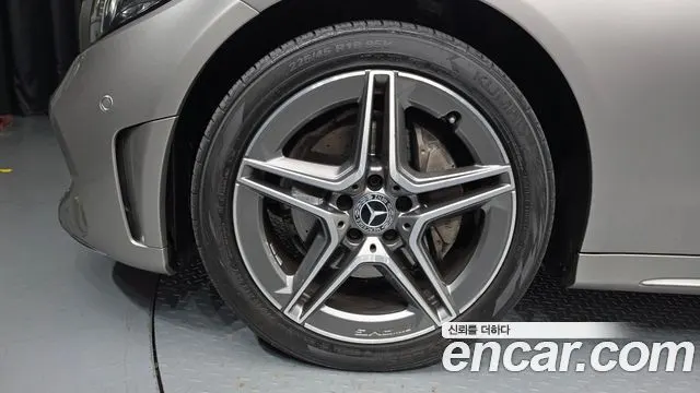 MERCEDES-BENZ C-CLASS W205 2019 — 67 368 км, серебристо-серый, Корея — под ключ — фото 5