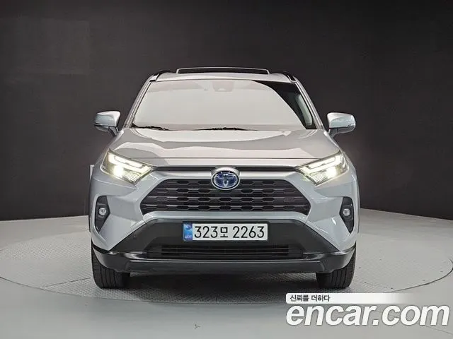 TOYOTA RAV4 2024 — 116 868 км, серебристо-серый, Корея — под ключ — фото 2