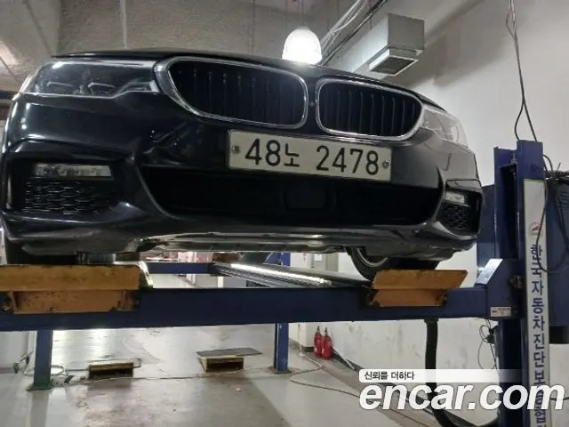BMW 5 SERIES 2017 — 185 329 км, чёрный, Корея — под ключ — фото 1