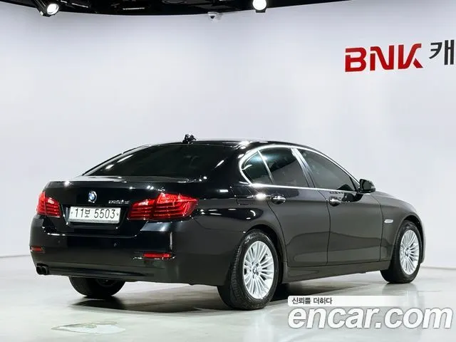 BMW 5 SERIES 2015 — 244 302 км, чёрный, Корея — под ключ — фото 2