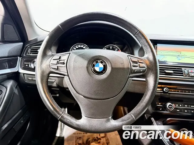 BMW 5 SERIES 2015 — 244 302 км, чёрный, Корея — под ключ — фото 6