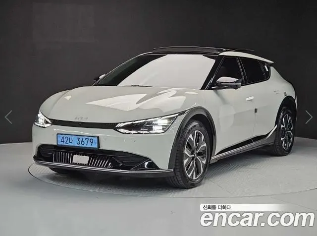KIA EV6 2022 — 107 938 км, белый-перламутр, Корея — под ключ — фото 2