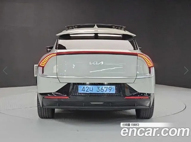 KIA EV6 2022 — 107 938 км, белый-перламутр, Корея — под ключ — фото 4