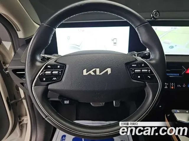 KIA EV6 2022 — 107 938 км, белый-перламутр, Корея — под ключ — фото 10