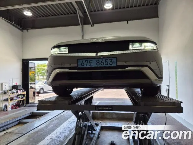 HYUNDAI IONIQ 5 2025 — 137 081 км, серебристо-серый, Корея — под ключ — фото 7