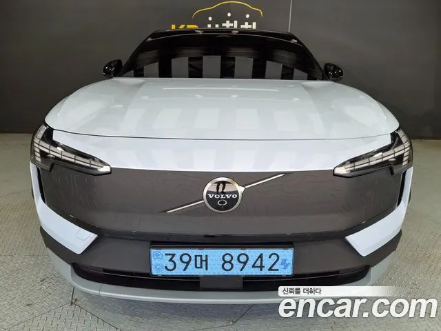 Volvo EX30 Cross — из Кореи под ключ