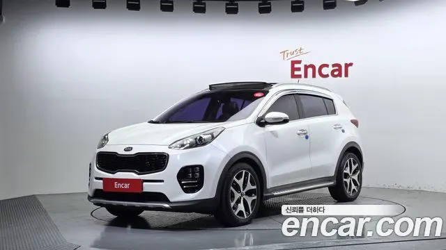 KIA SPORTAGE 2016 — 176 383 км, белый, Корея — под ключ — фото 1