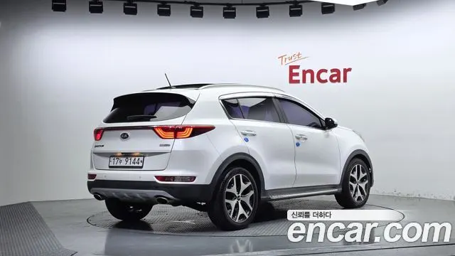 KIA SPORTAGE 2016 — 176 383 км, белый, Корея — под ключ — фото 2