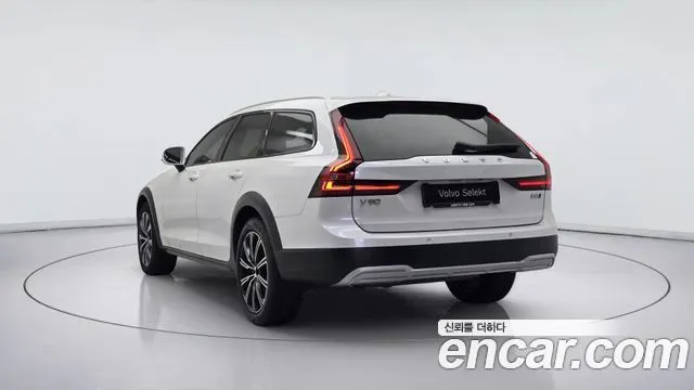 VOLVO V90 CROSS COUNTRY 2024 — 12 345 км, белый, Корея — под ключ — фото 4