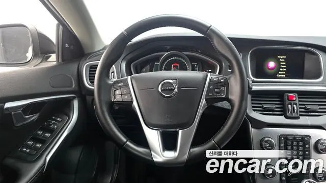 VOLVO V40 CROSS COUNTRY 2018 — 76 009 км, белый, Корея — под ключ — фото 12