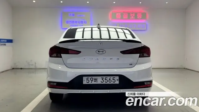 HYUNDAI AVANTE 2019 — 143 065 км, белый, Корея — под ключ — фото 4