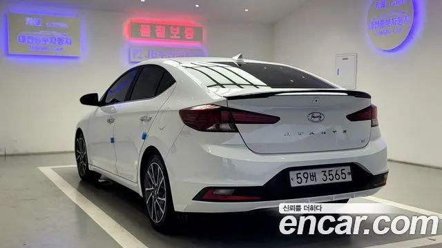 HYUNDAI AVANTE 2019 — 143 065 км, белый, Корея — под ключ — фото 6