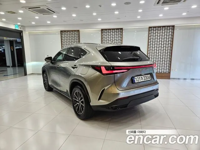 LEXUS NX450H+ 2024 — 40 436 км, серебристо-серый, Корея — под ключ — фото 2