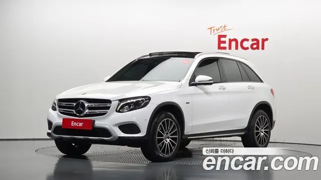 MERCEDES-BENZ GLC-CLASS X253 2019 — 78 290 км, белый, Корея — под ключ — фото 1